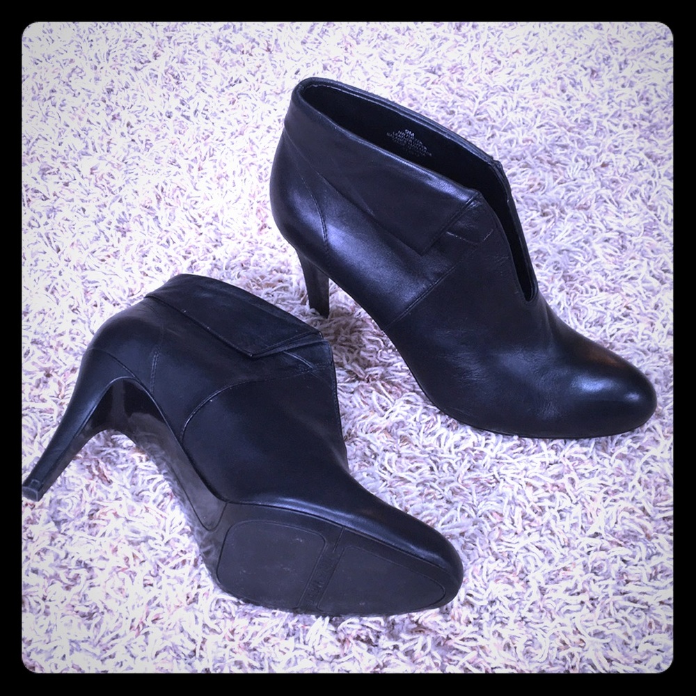 Nine West black bootie heels